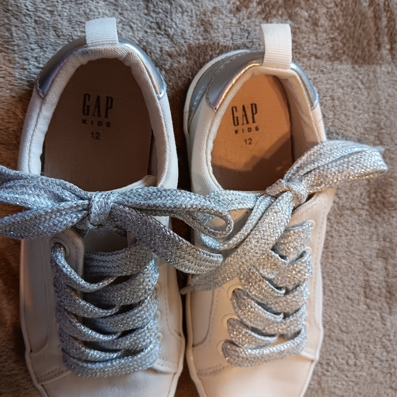 GAP Kids girls Sneakers size 12 - Picture 5 of 7